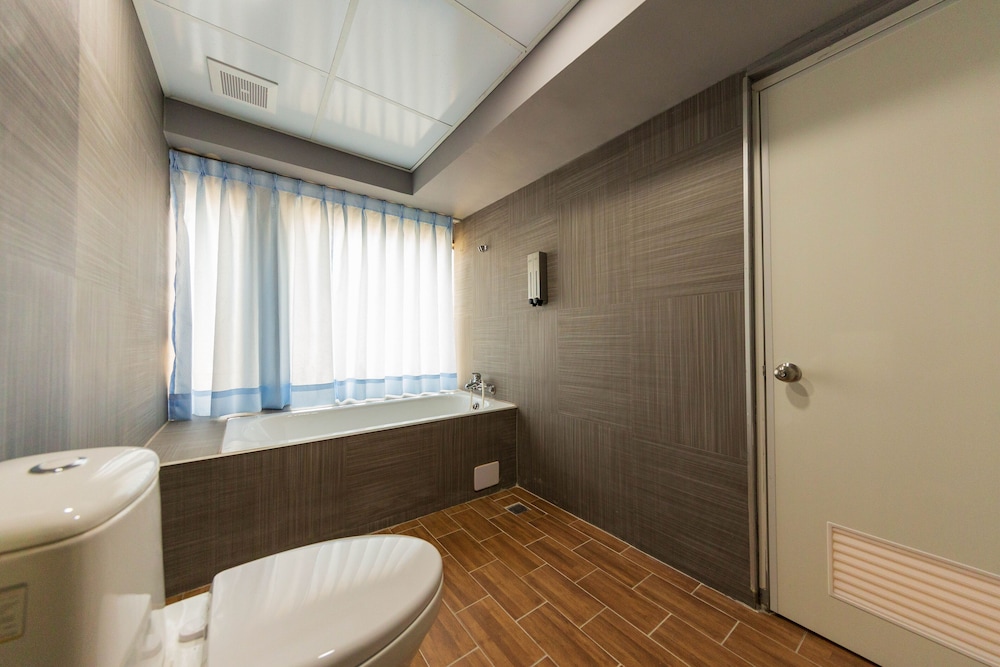 Liuhe Su Hotels 35/44