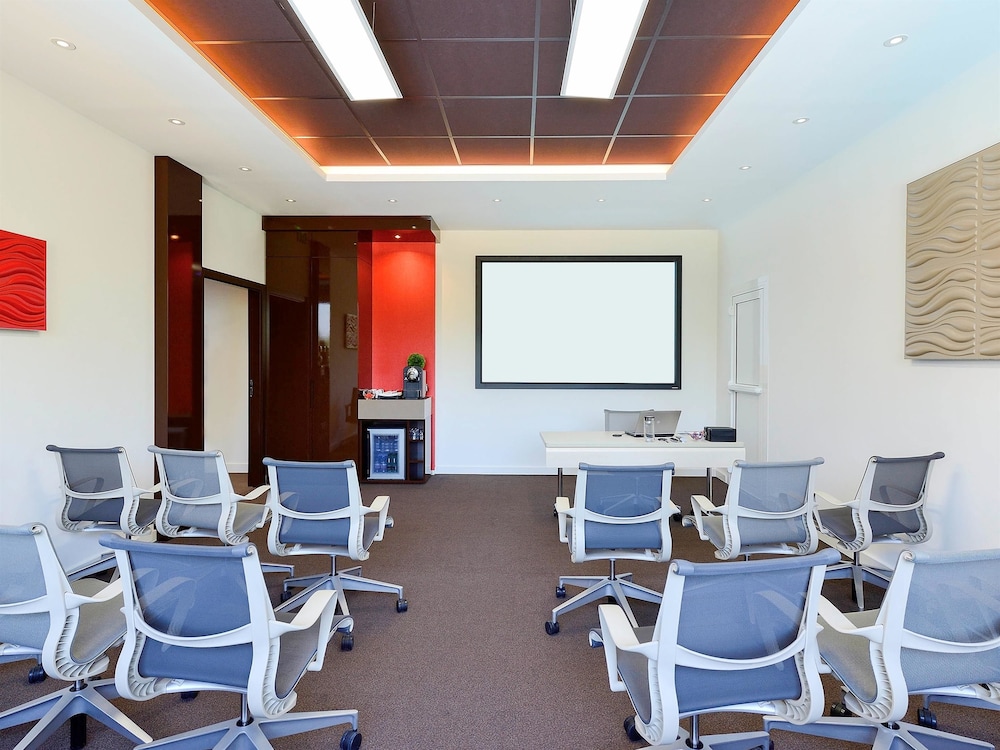 NOVOTEL AVIGNON NORD 35/48