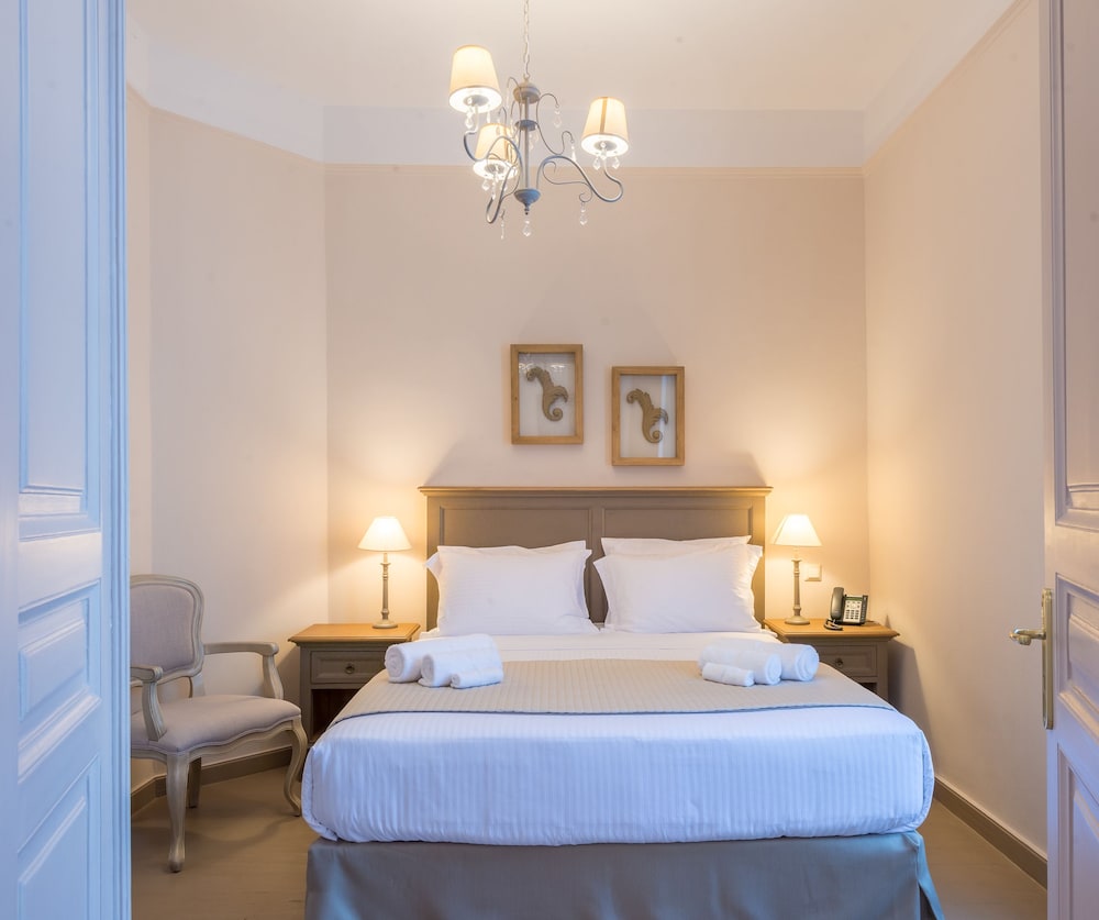 Palladian Home 24/71