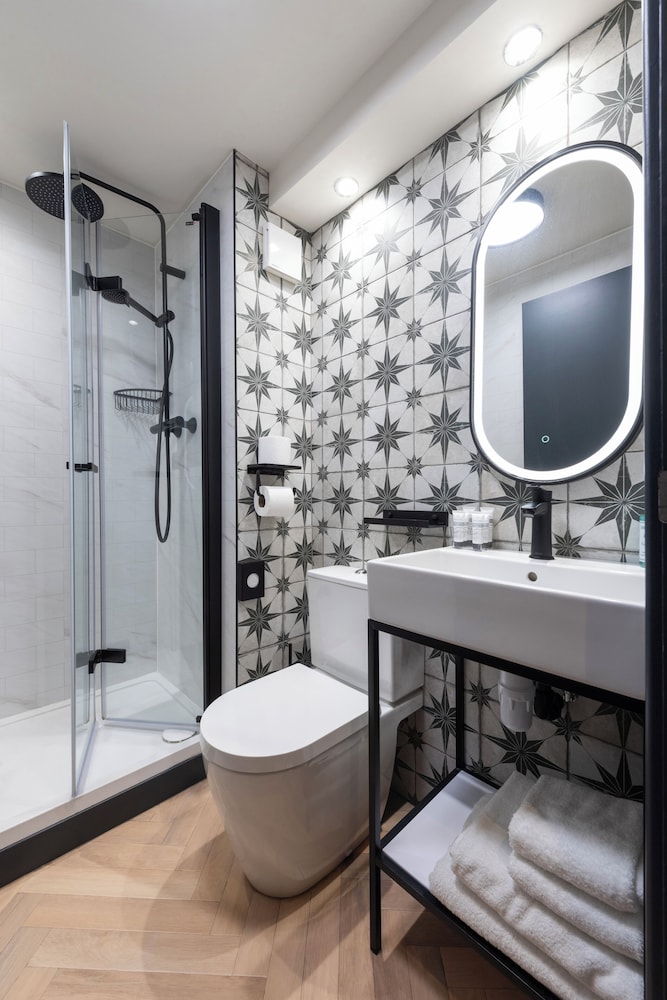 The Abel Heywood Pub & Boutique Hotel 42/43
