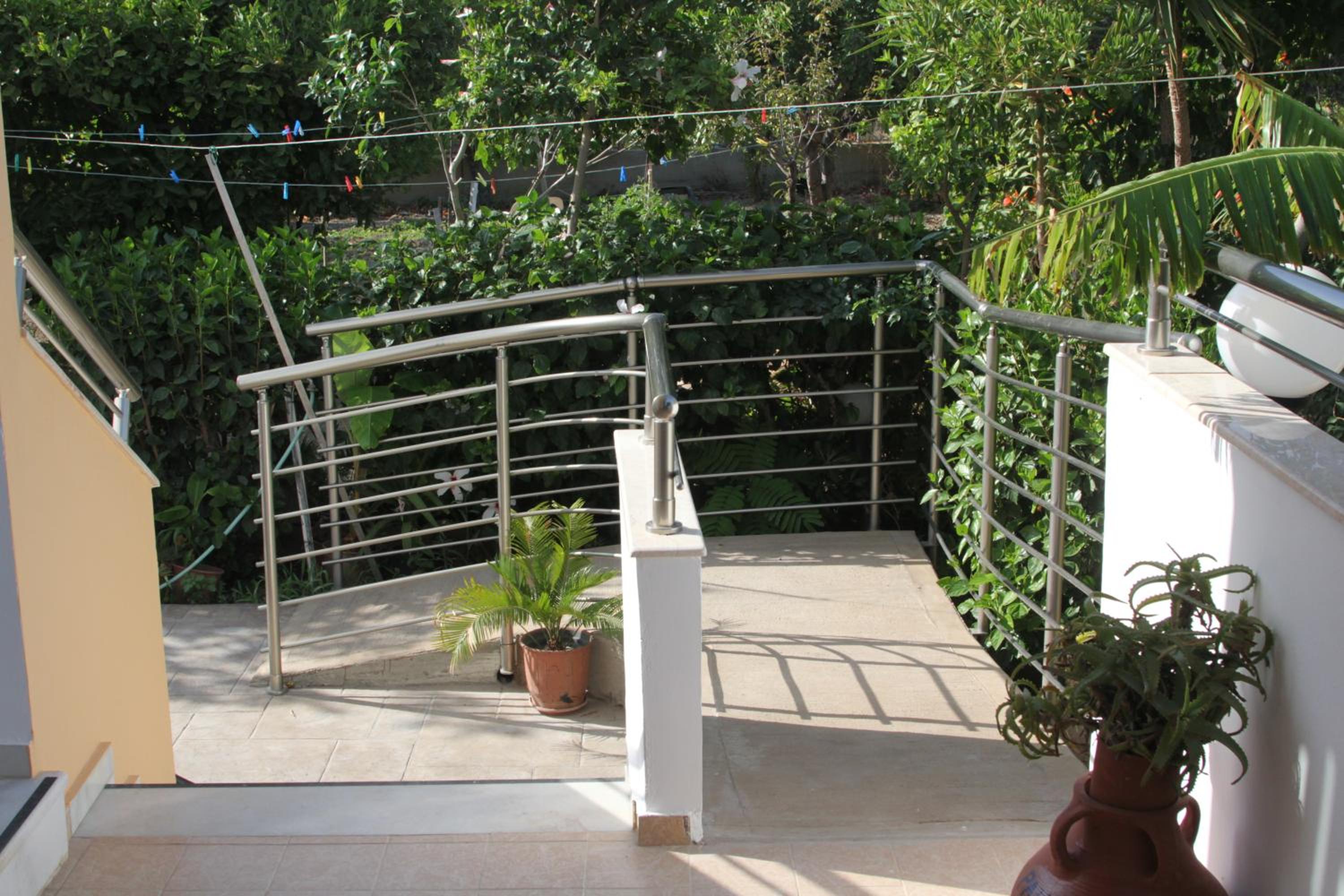 Pauls Garden Studios 7/58