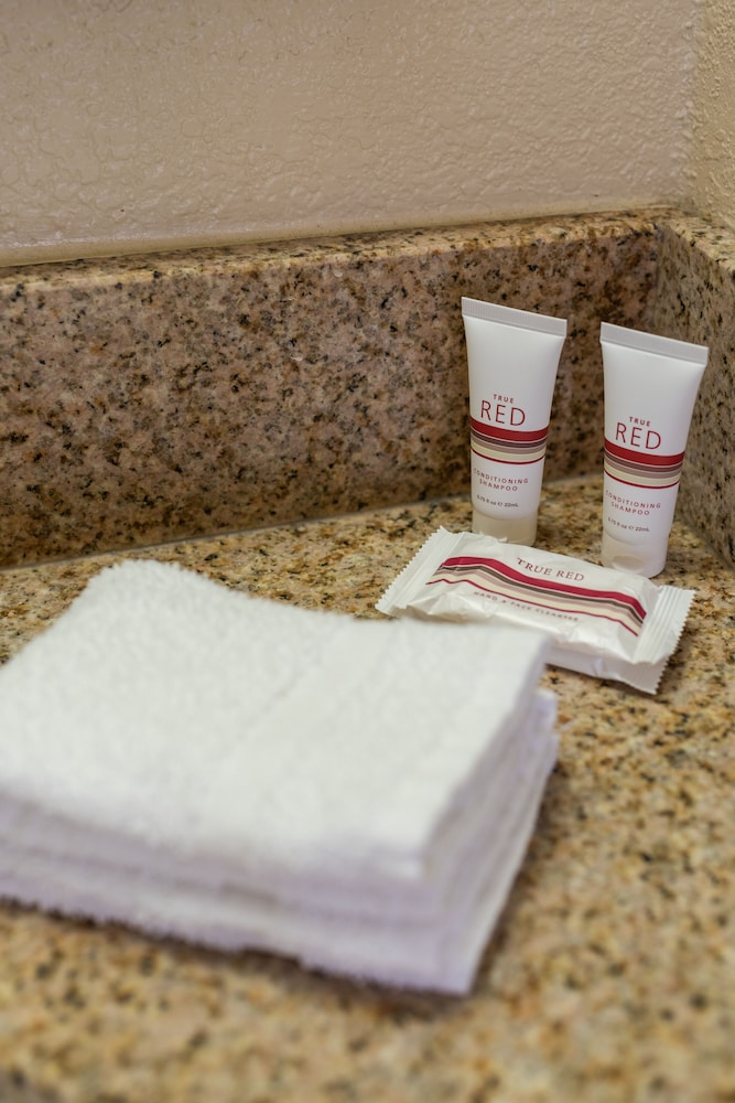California Inn And Suites Rancho Cordova 25/37