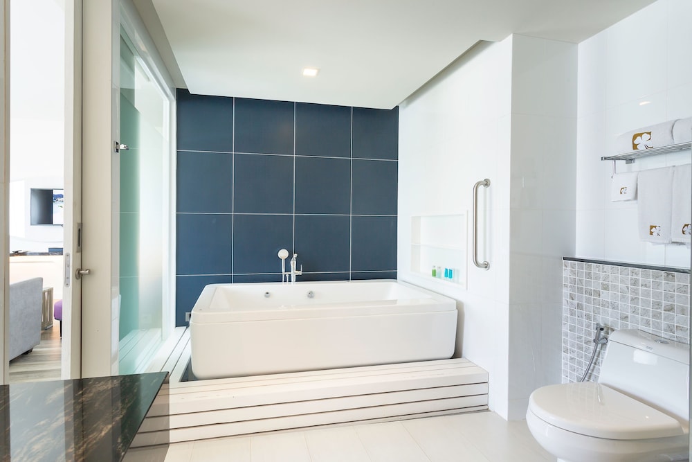 Hotel Clover Patong Phuket 14/75