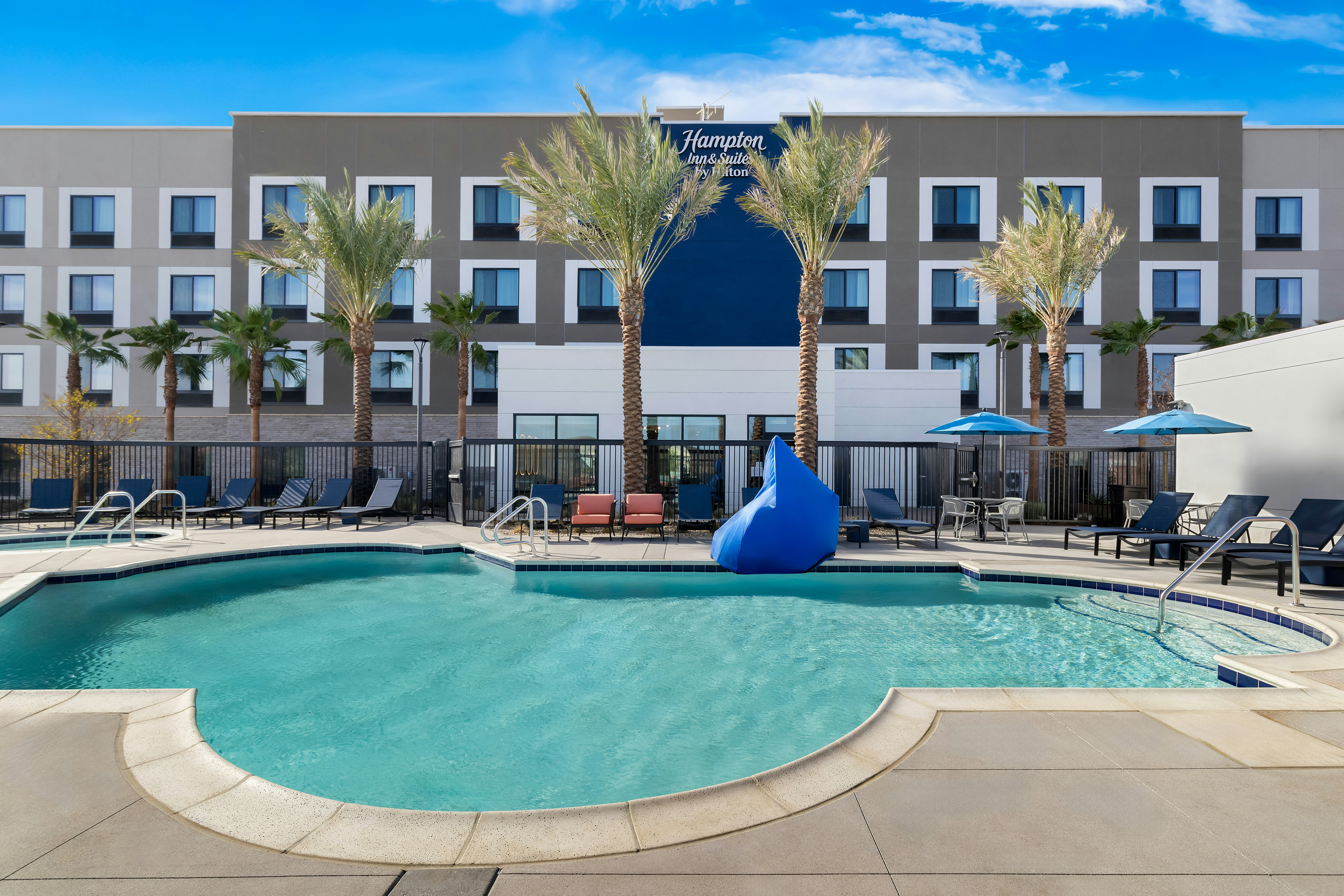 Hampton Inn and Suites Corona CA 29/30
