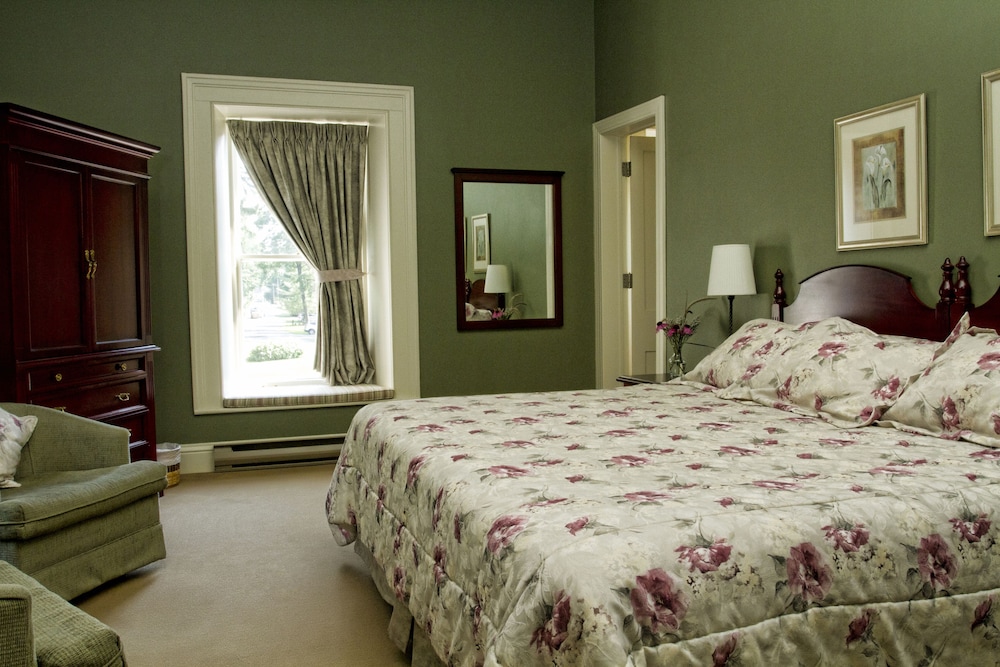 Westover Inn 19/69