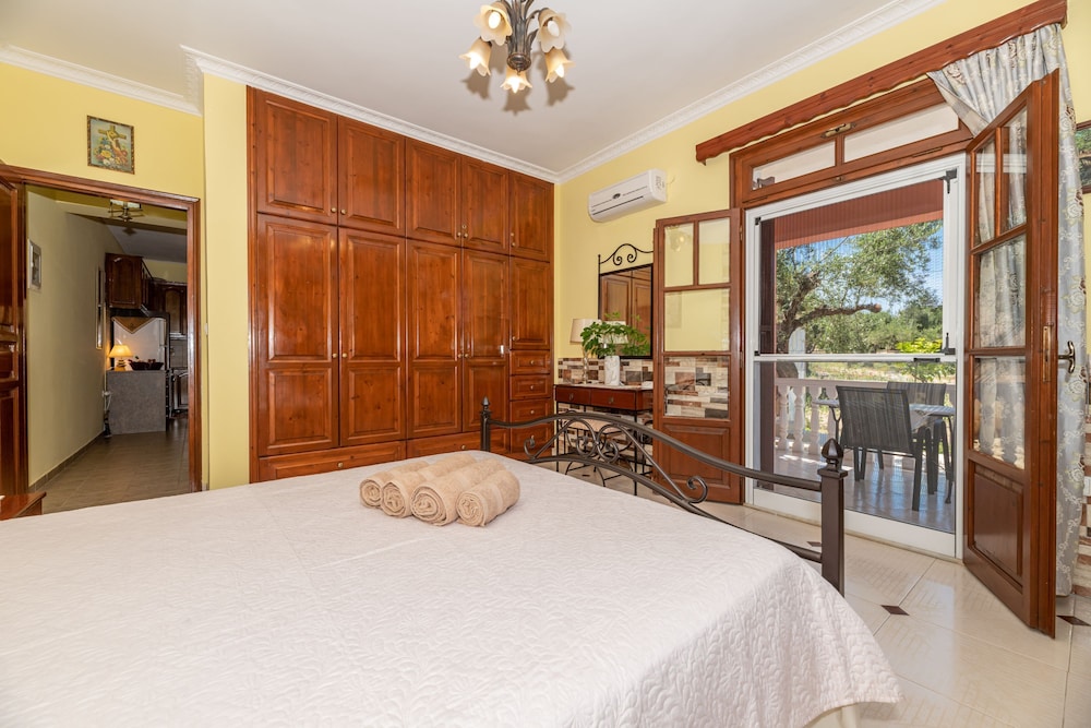 Arazzo Holiday Apartments 11/50