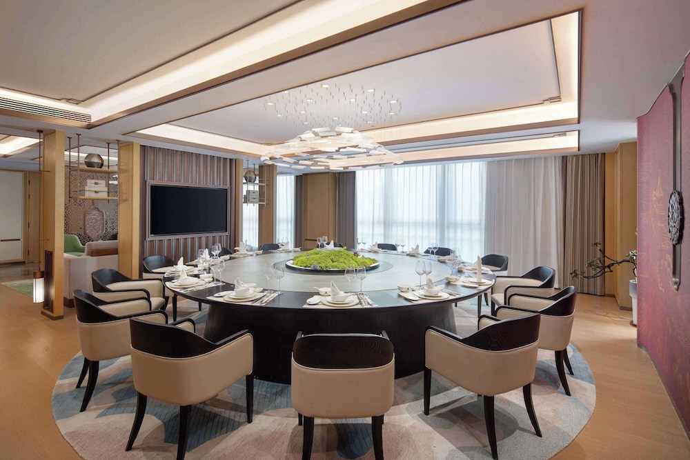 Wyndham Grand Xinchang Downtown 26/28
