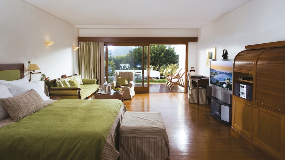 Deluxe, King Bed, Garden View, Spa Building