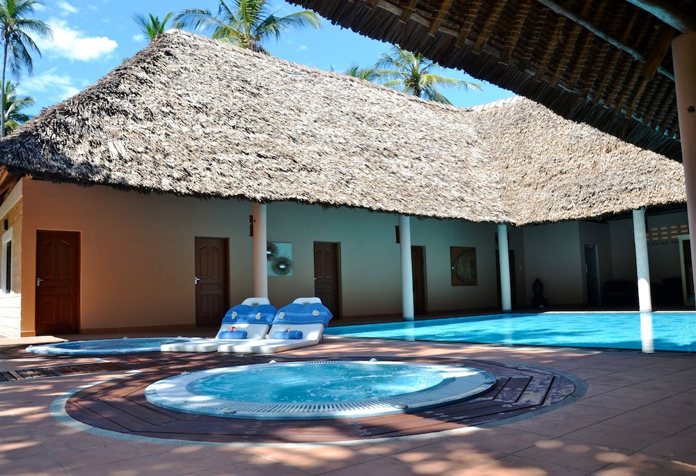 Neptune Village Beach Resort & Spa 10/59