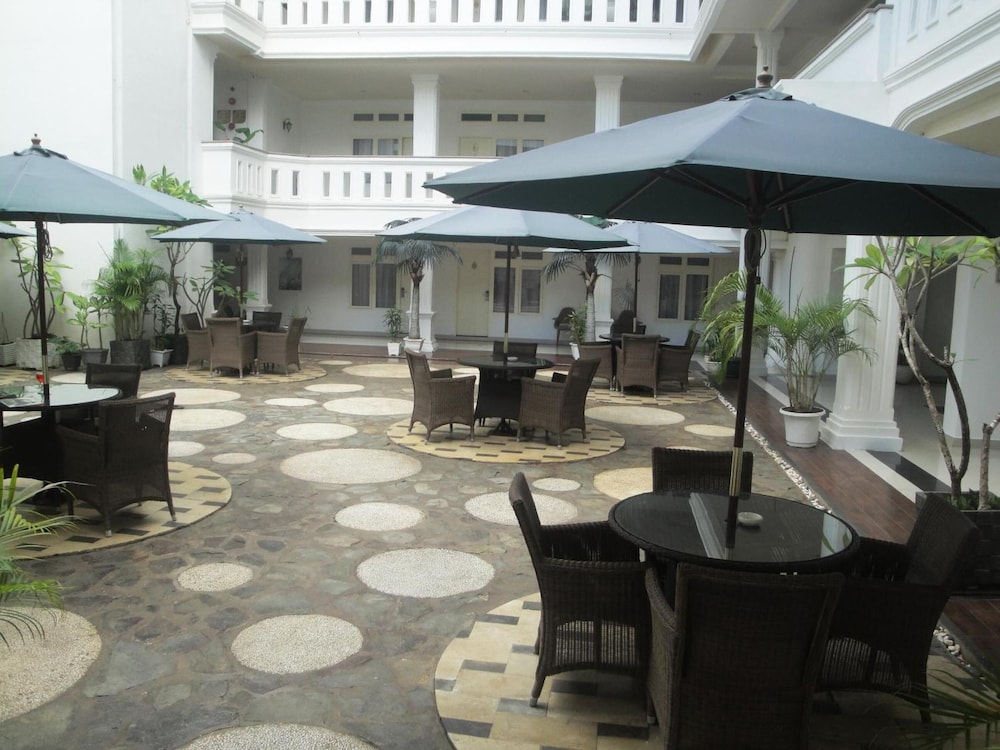 Ramayana Hotel 31/34