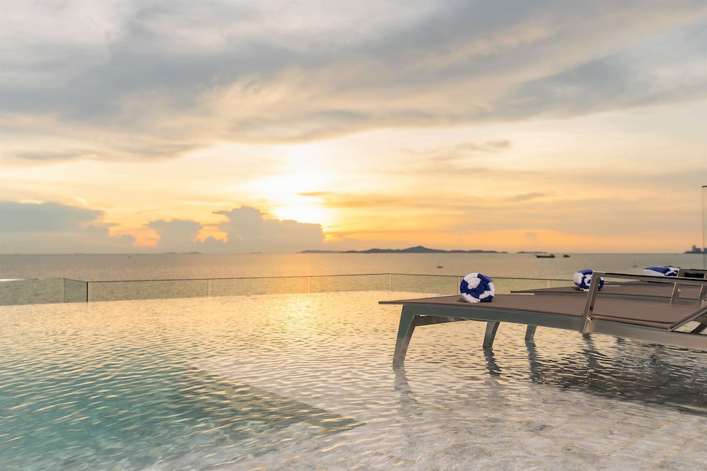 Bayphere Hotel Pattaya JC 42/49