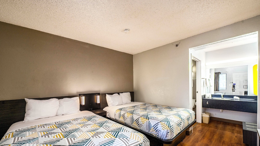 Motel6 Wethersfield, CT - Hartford 29/66