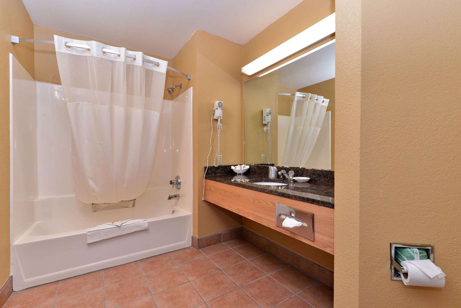 Haven Hotel Shawano WI 25/26