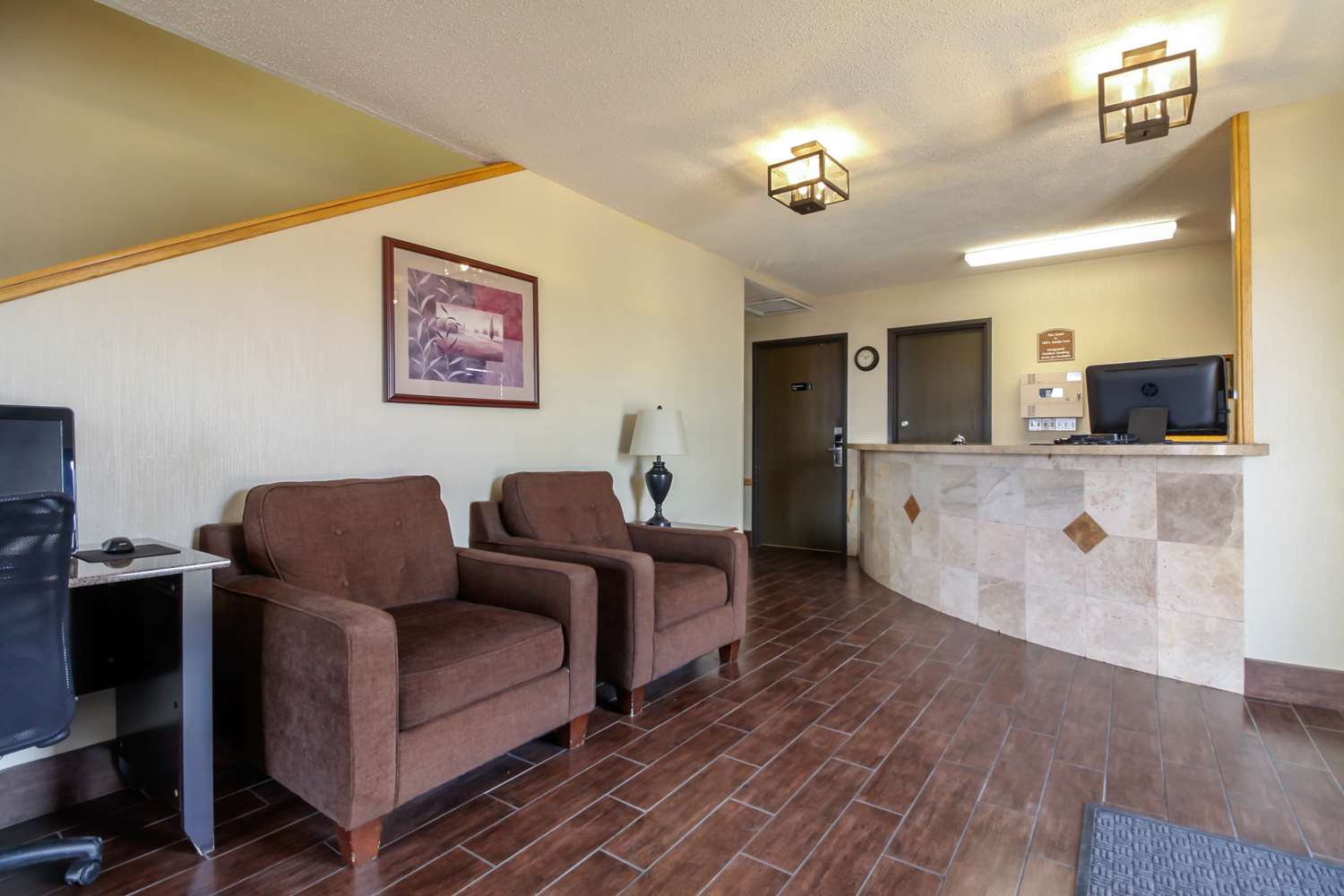 Quality Inn Hays I-70 2/8