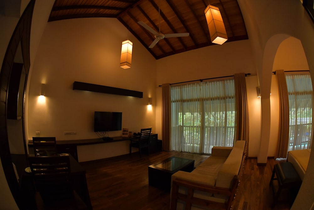 Grand Udawalawe Safari Resort 25/50