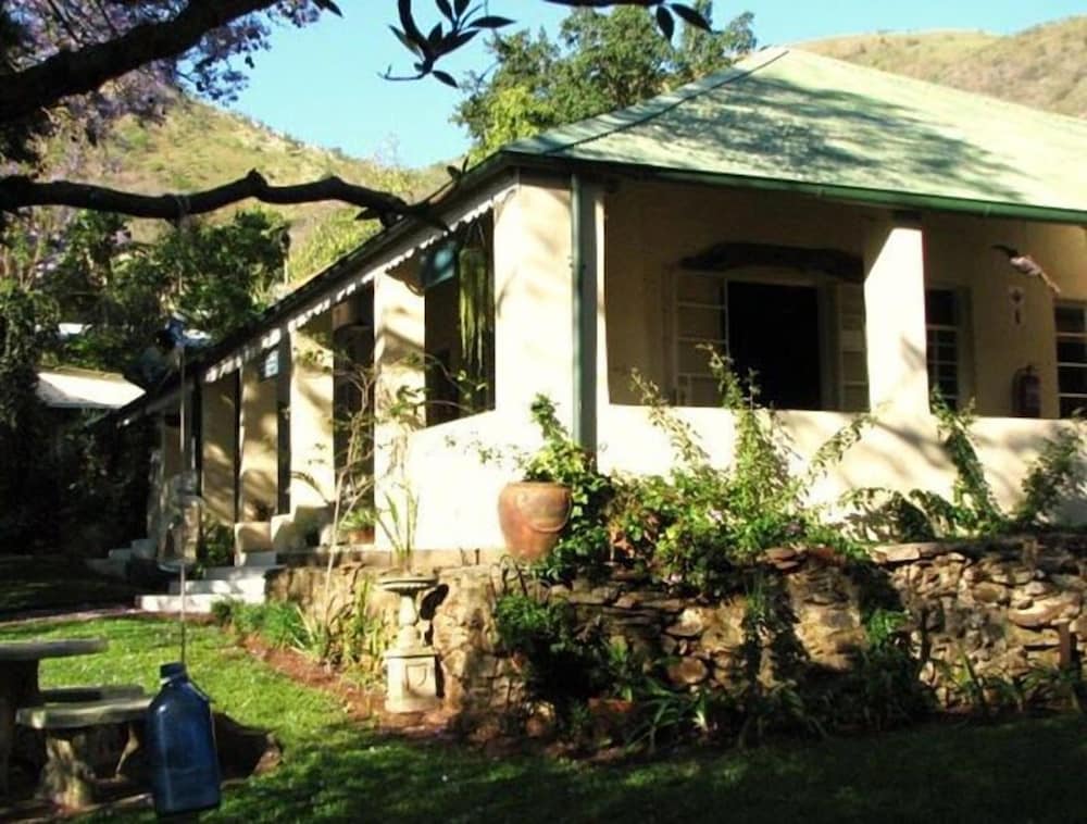 Fountain Baths Guest Cottages 2/42