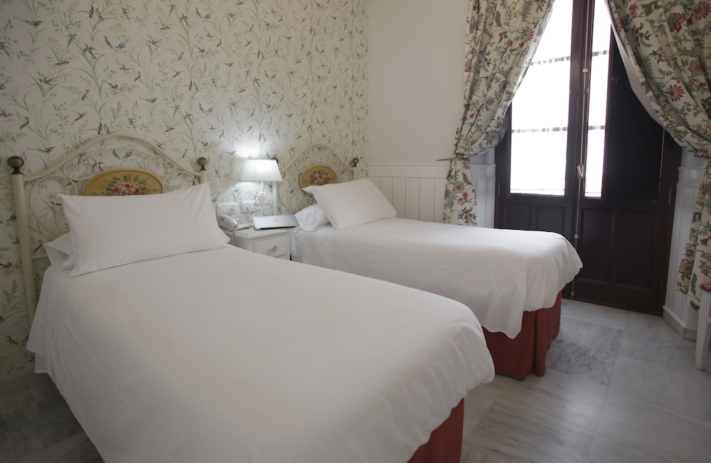 STANDARD, TWIN BEDS