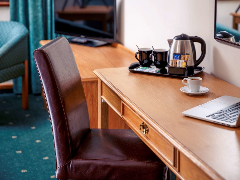 Mercure Livingston Hotel 60/71