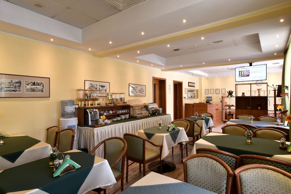 HOTEL BRASOV 38/49