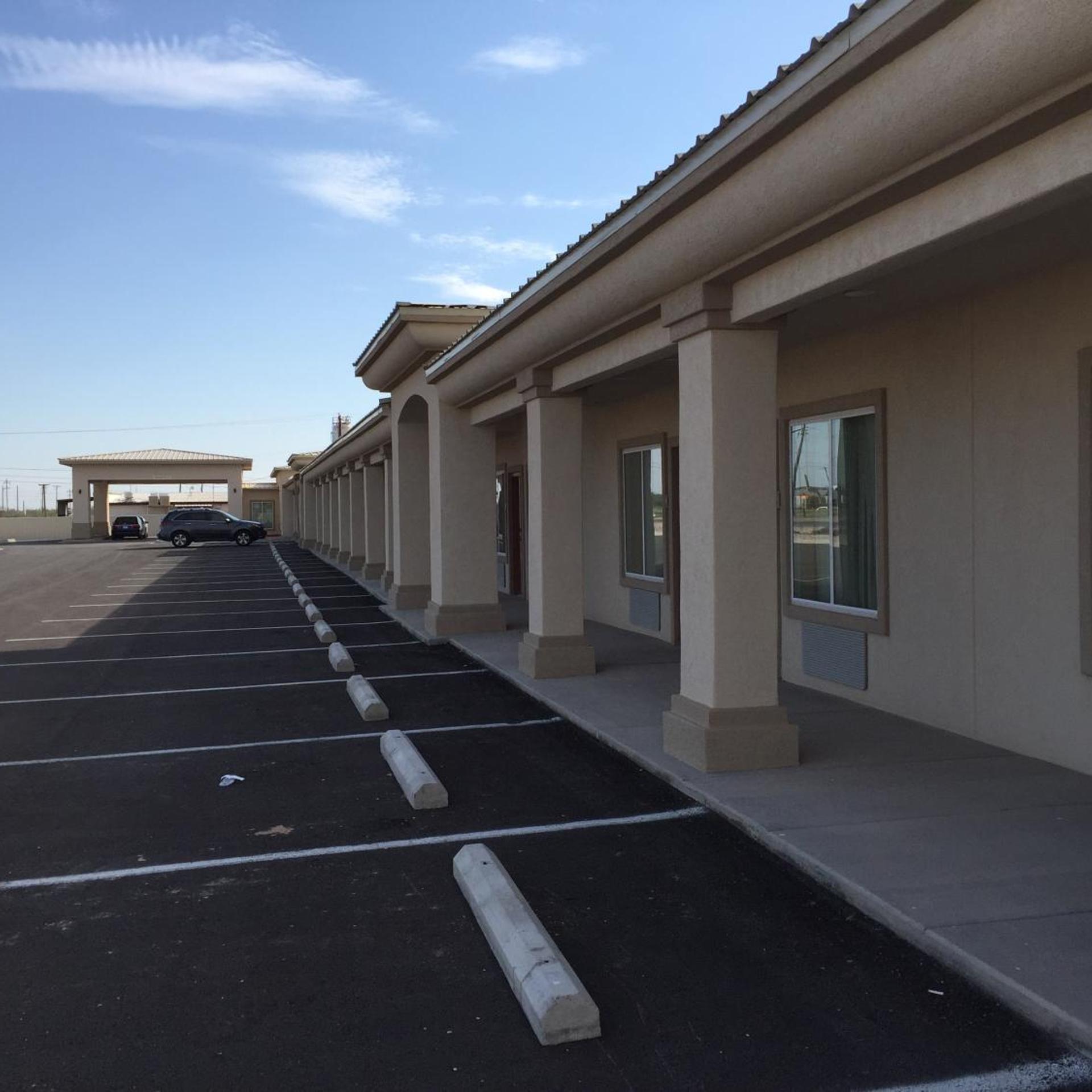 La Bonita Inn and Suites - Crane 30/40