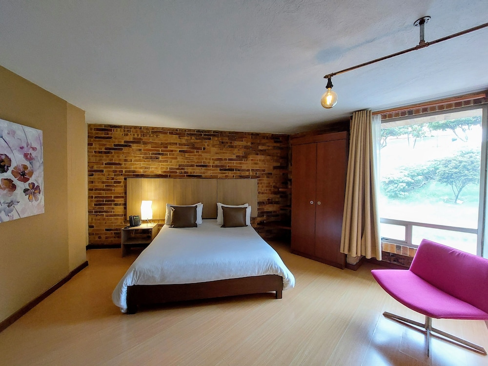 2 BEDROOMS, FAMILY SUITE