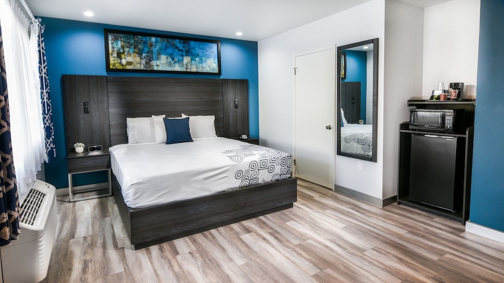 ROOM, SINGLE, KING BED