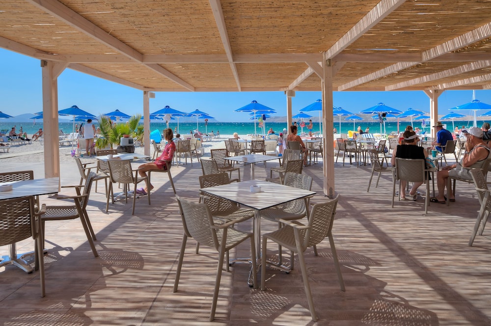 Caravia Beach 41/64