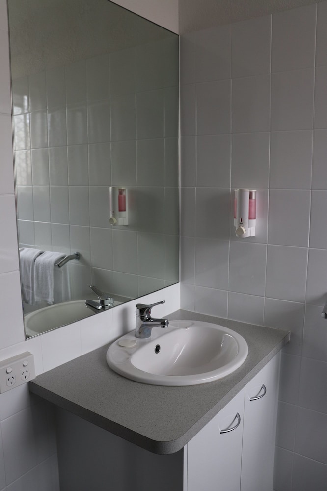 Bundaberg Spanish Motor Inn 30/33