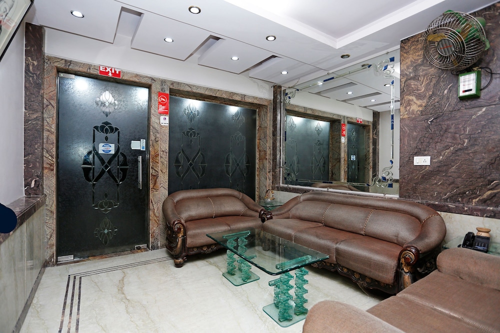 Oyo Rooms 760 Karol Bagh Metro Station 9/50