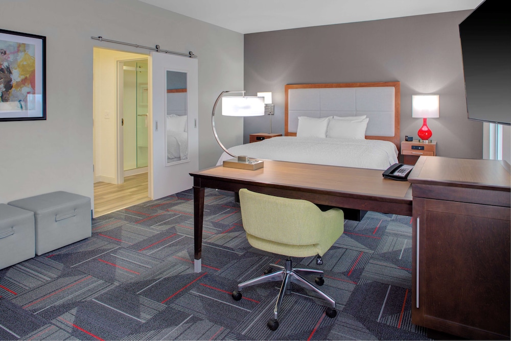 Hampton Inn And Suites Columbus Scioto Downs 33/40