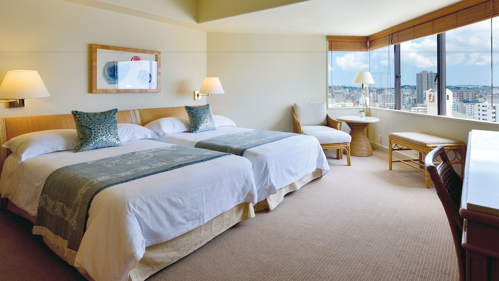 CLUB, TWIN BEDS, LOUNGE ACCESS
