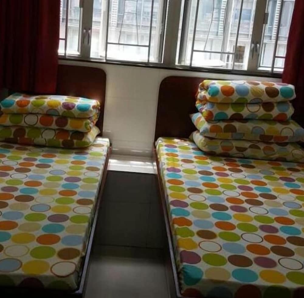 Lung Wa Hotel 23/25