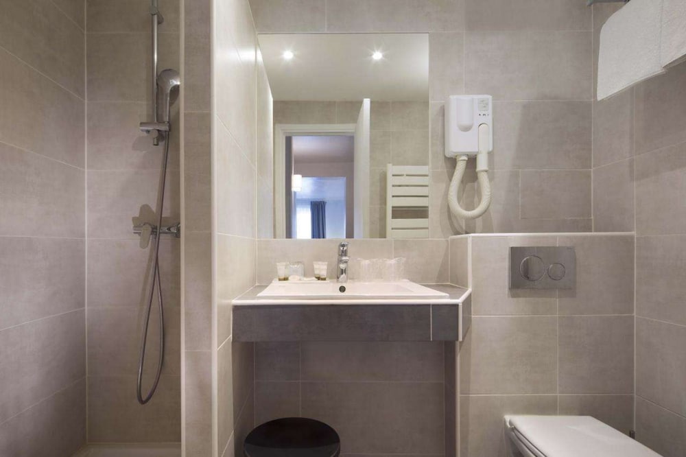 Hotel Le Compostelle 35/43
