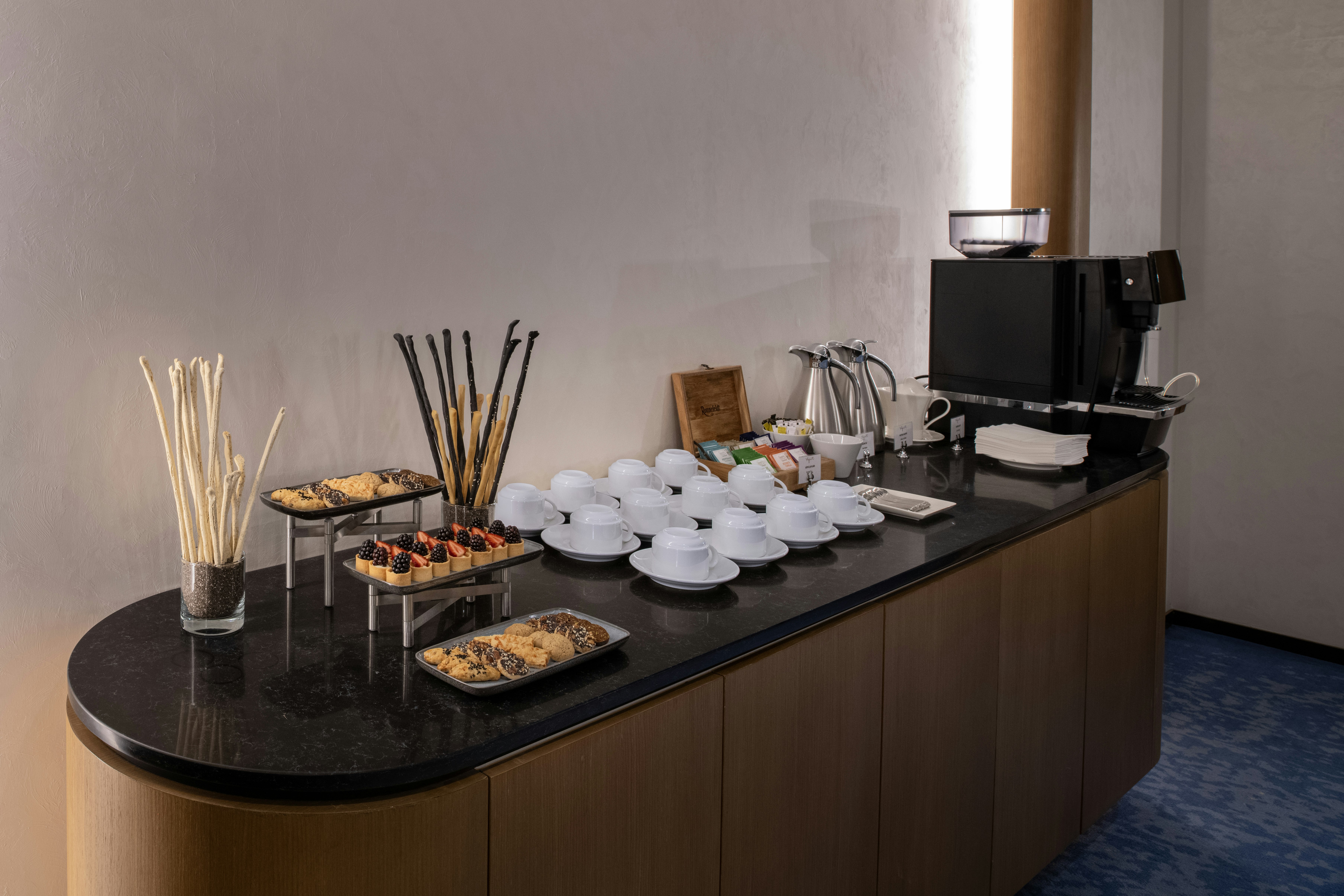 Altunizade Suites Istanbul, Curio Collection by Hilton 24/58
