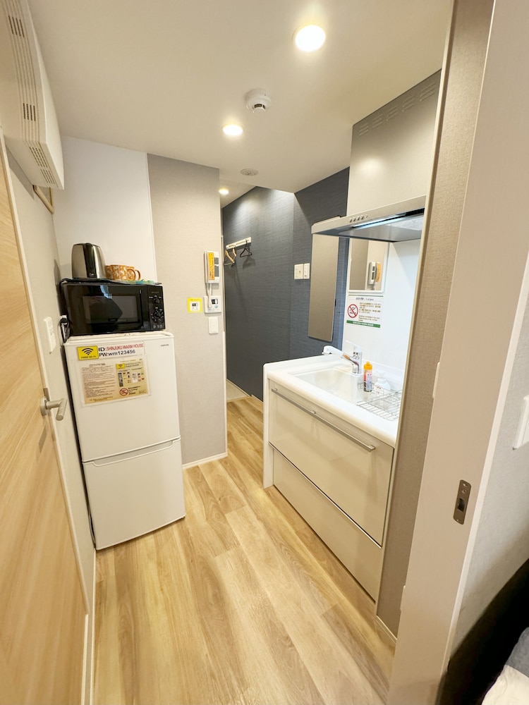 Shinjuku Warm House 44/50