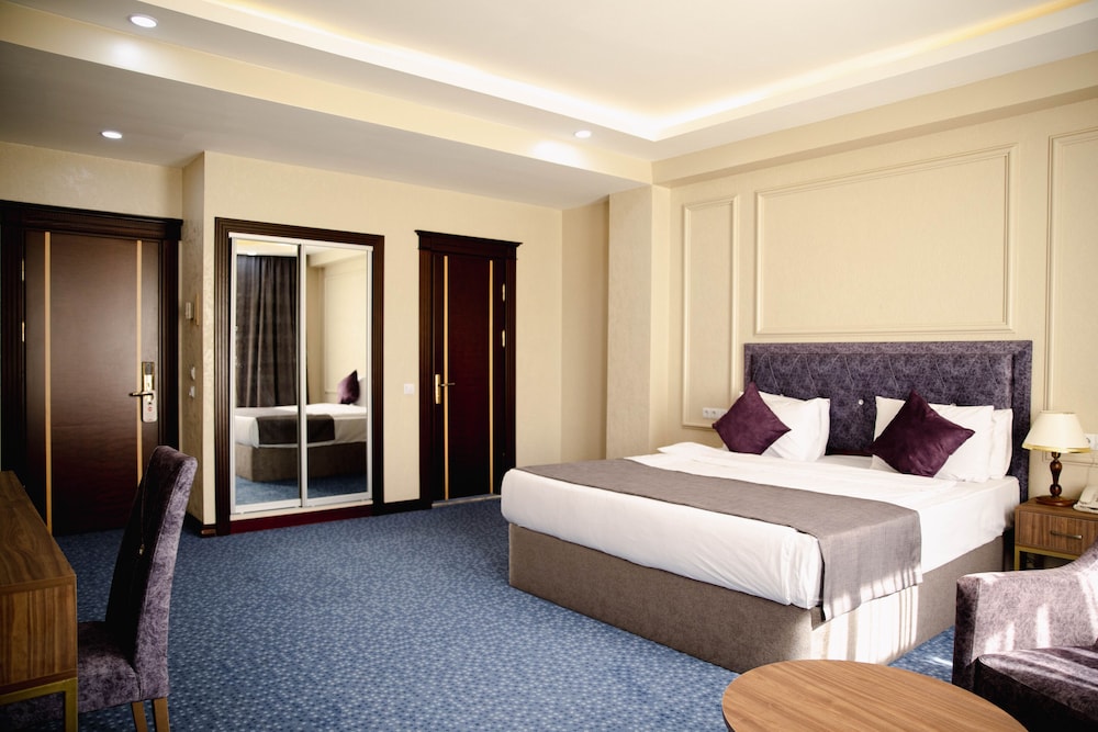 Grand Hotel Baku 12/47