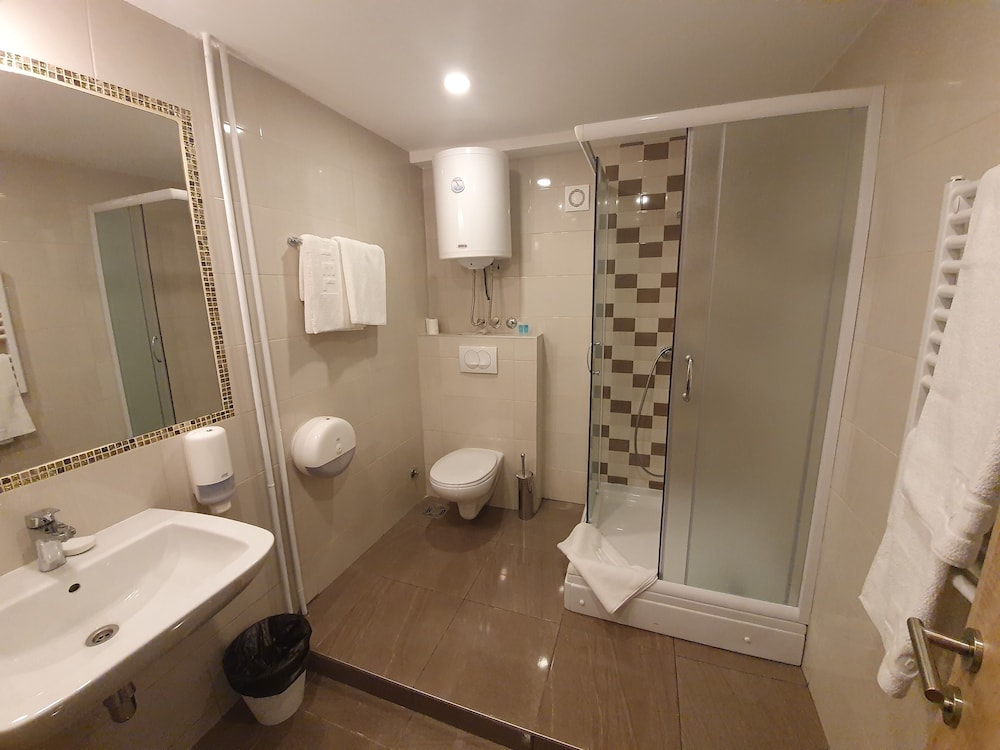Premium Crown Suites 42/47