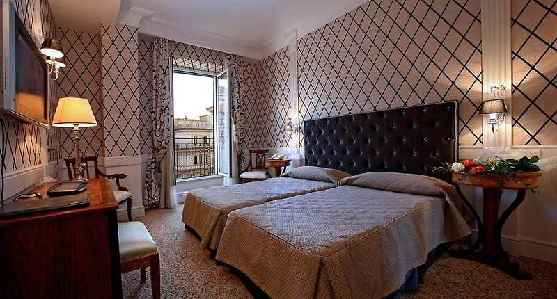 Standard Twin Room.