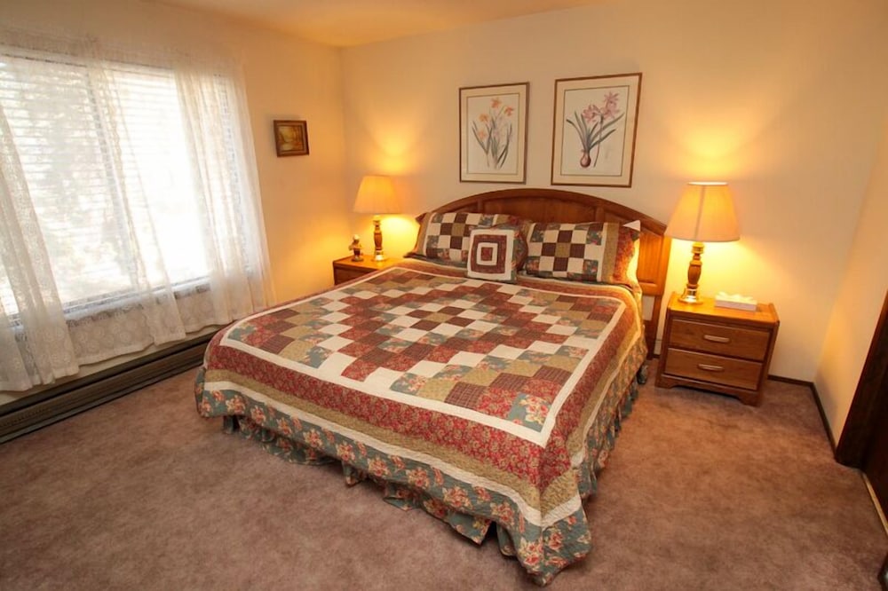 2 Bedrooms, Condo, Loft, 2 Queen and Twin Beds, Sofa
