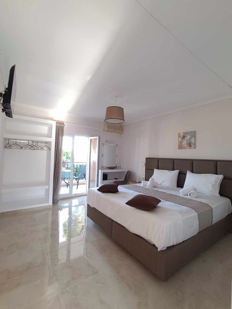 Deluxe, Studio, Double Bed