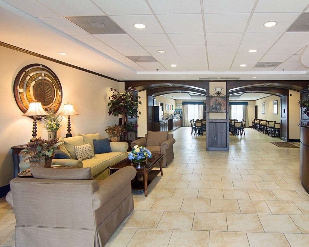 Comfort Suites Tomball Medical Center, TX 44/57
