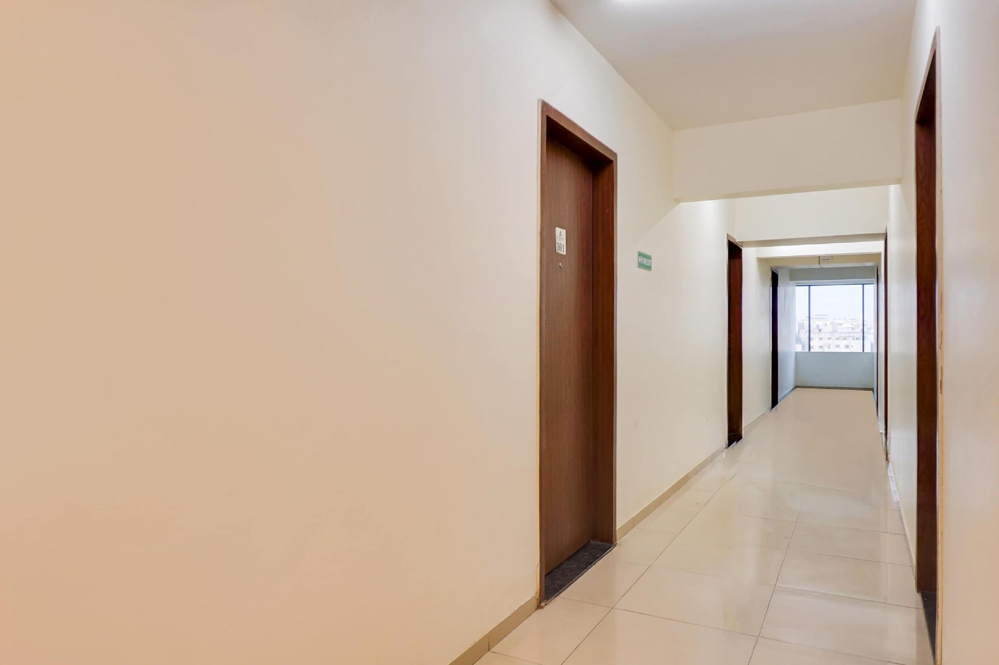 Super Townhouse Lohegaon Near Pune Airport formerly Landmark Regency 24/29