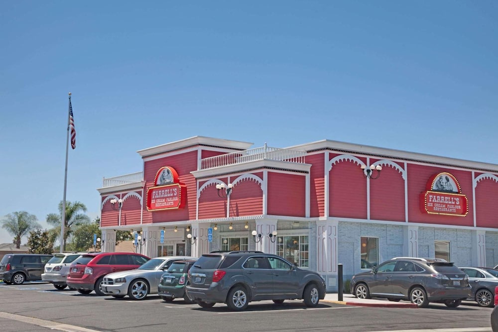 Buena Park Inn 54/63