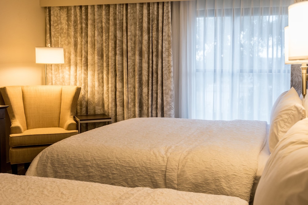 Hampton Inn & Suites Jackson Downtown-Coliseum 24/76