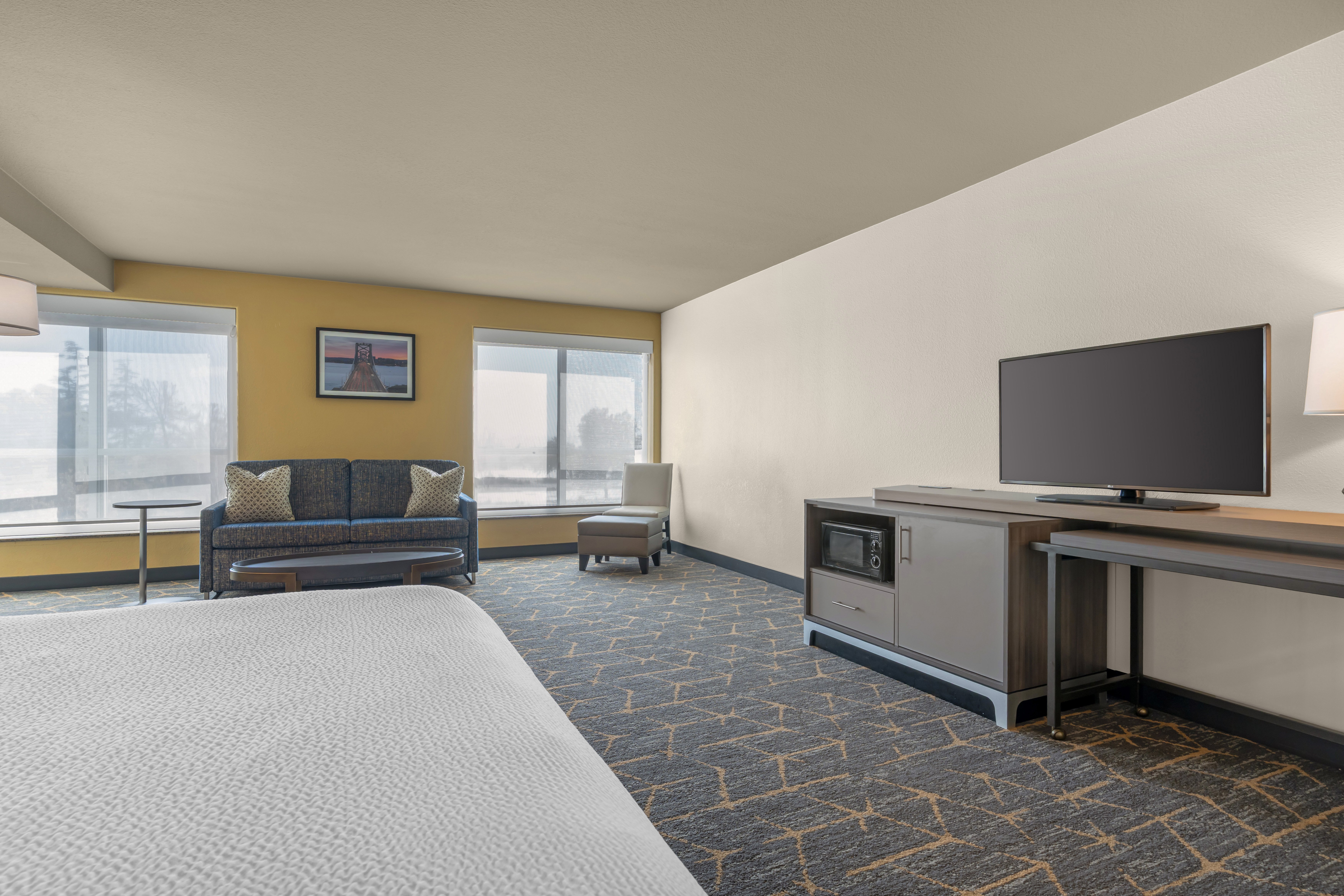 Holiday Inn Hotel Suites Oakland Airport 36/77