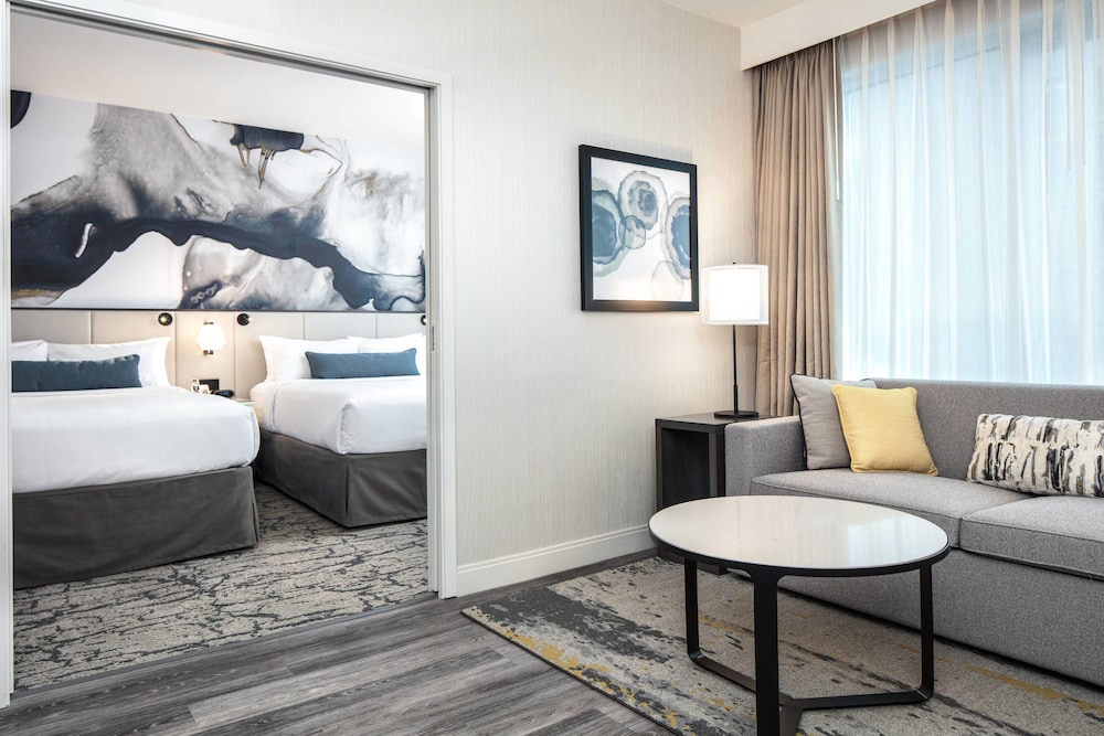 Delta Hotels by Marriott Vancouver Downtown Suites 32/49