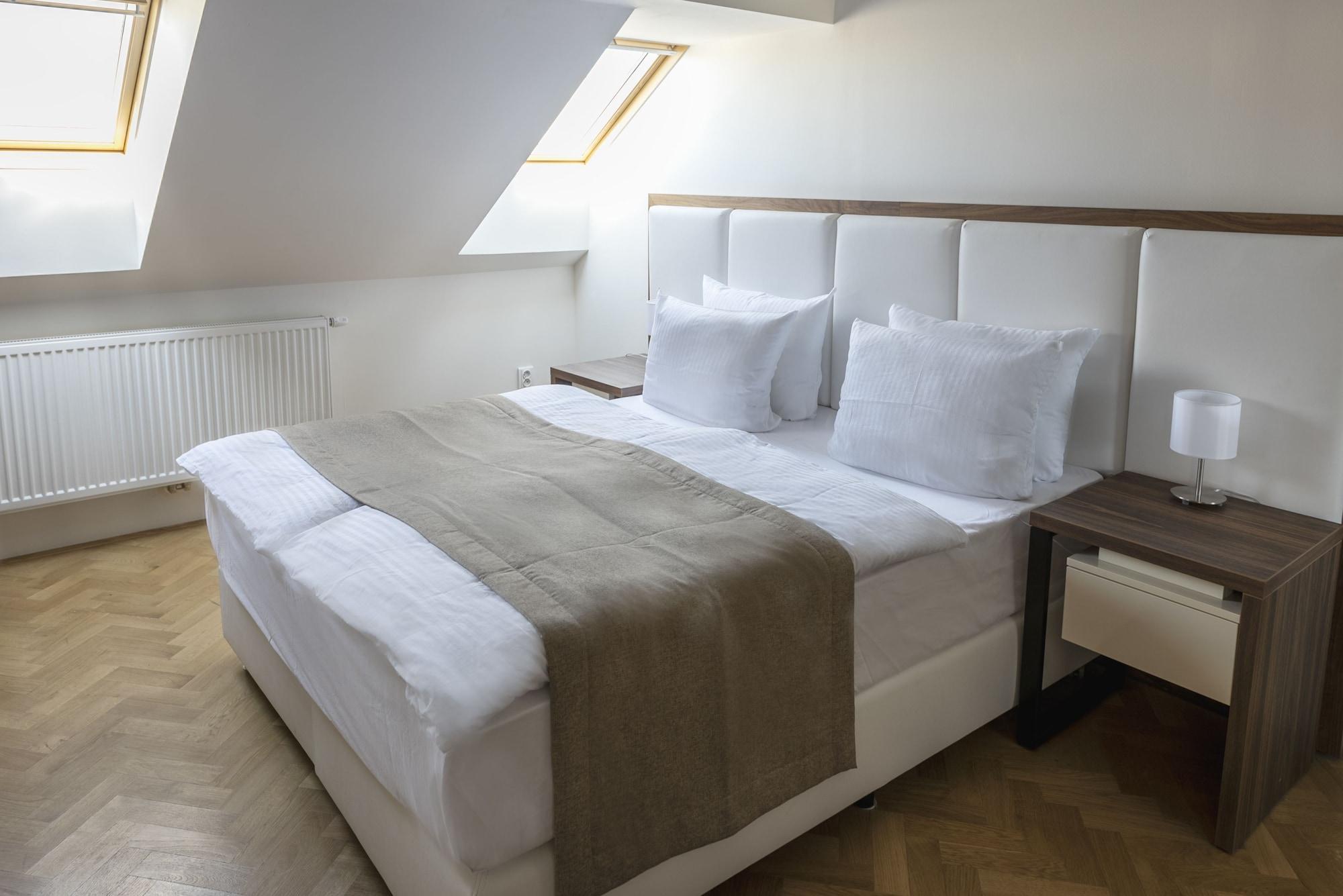 2 Bedrooms, Roof Top, Executive, Penthouse