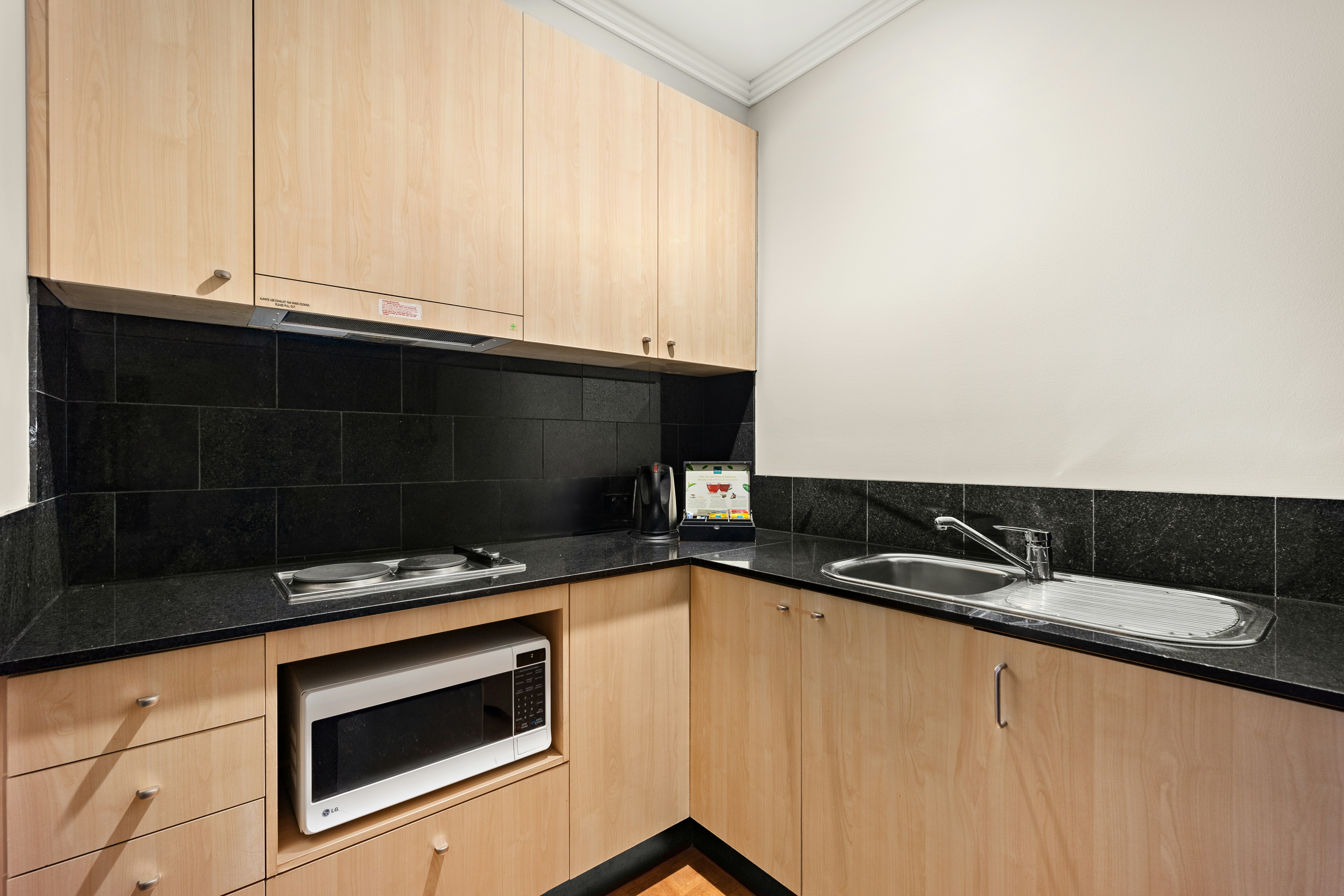 Melbourne City Suites 49/50