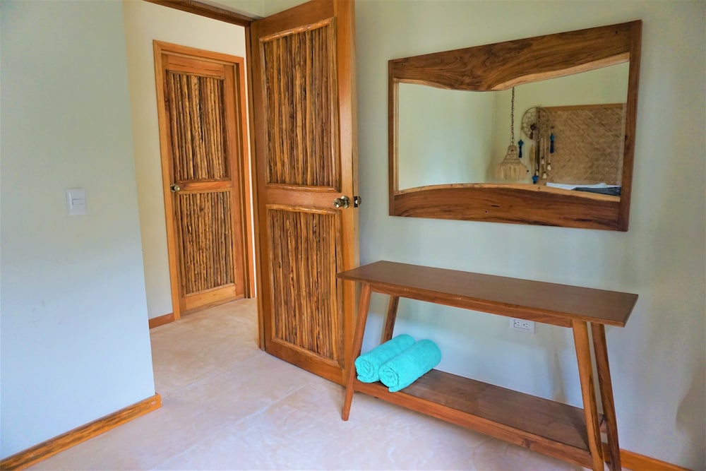 La Puerta Azul Beachfront Adults Only 25/50