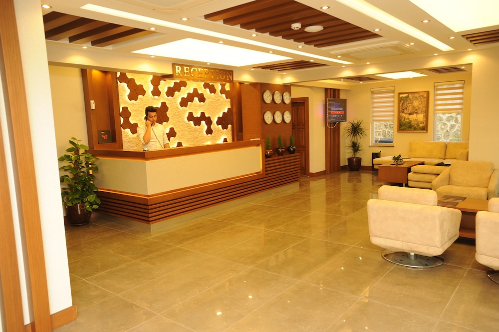 QAMAR PRESTIGE SUITES 7/49